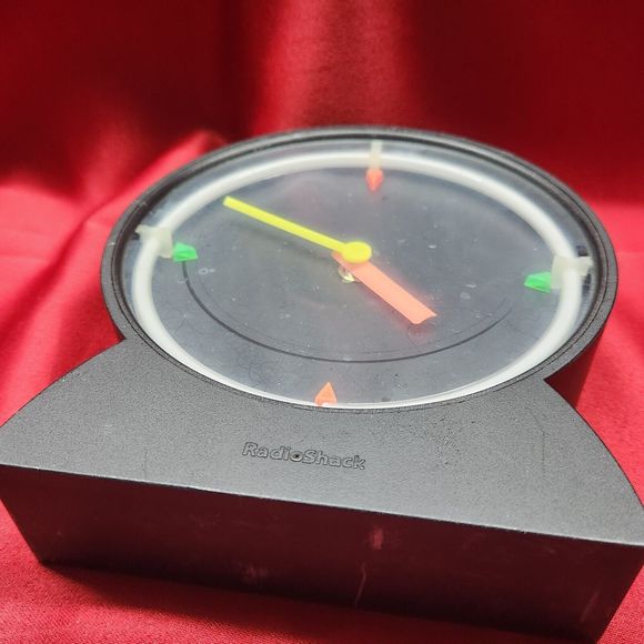 Vintage Radio Shack Black Neon Desk clock works Memphis Style Retro 80's 90's - Picture 3 of 9